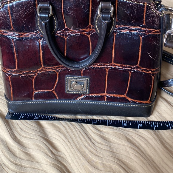 Dooney and Bourke brown crossbody bag - Picture 10 of 10